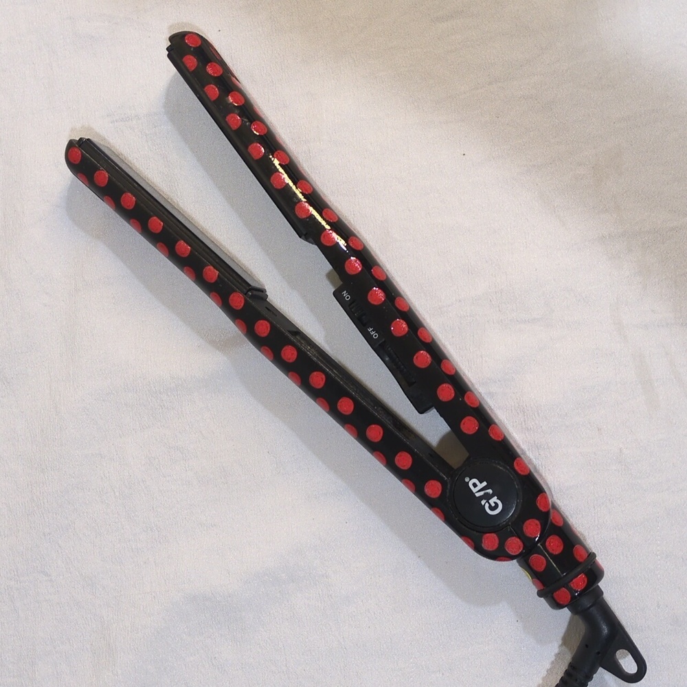GVP Red Polka Dot Straighener